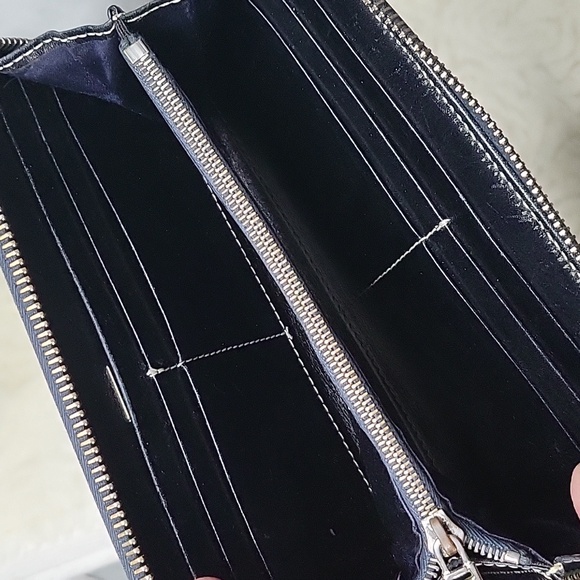 Fendi Zip Around Wallet Authentic - Picture 8 of 12